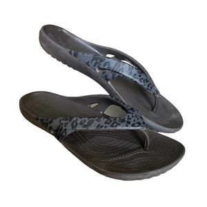 Crocs Kadee II Leopard Flip Flops Women’s 6